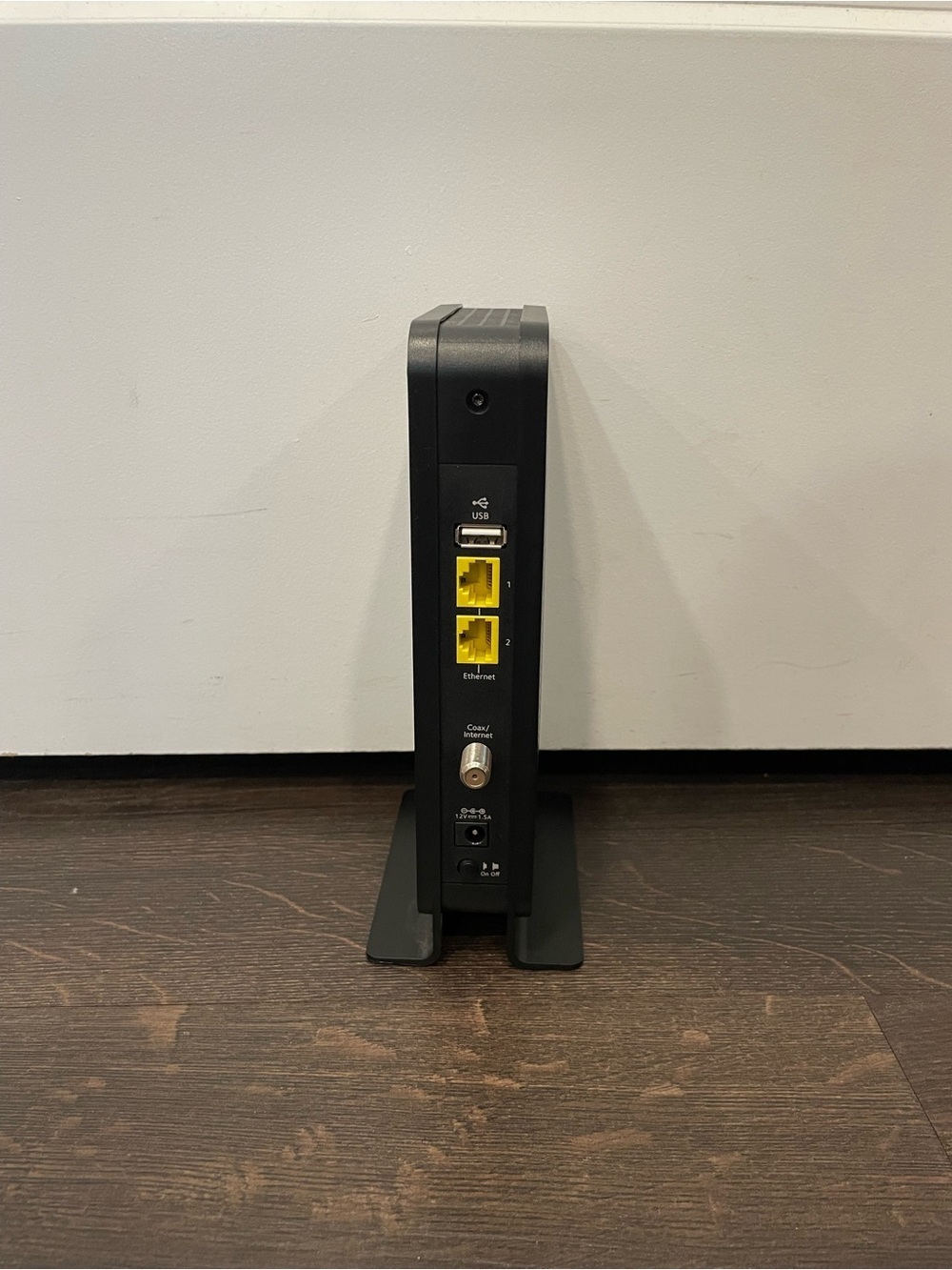 NETGEAR N300 Wi-Fi Cable Modem Router (C3000) NO CORD Tested - Picture 3 of 5